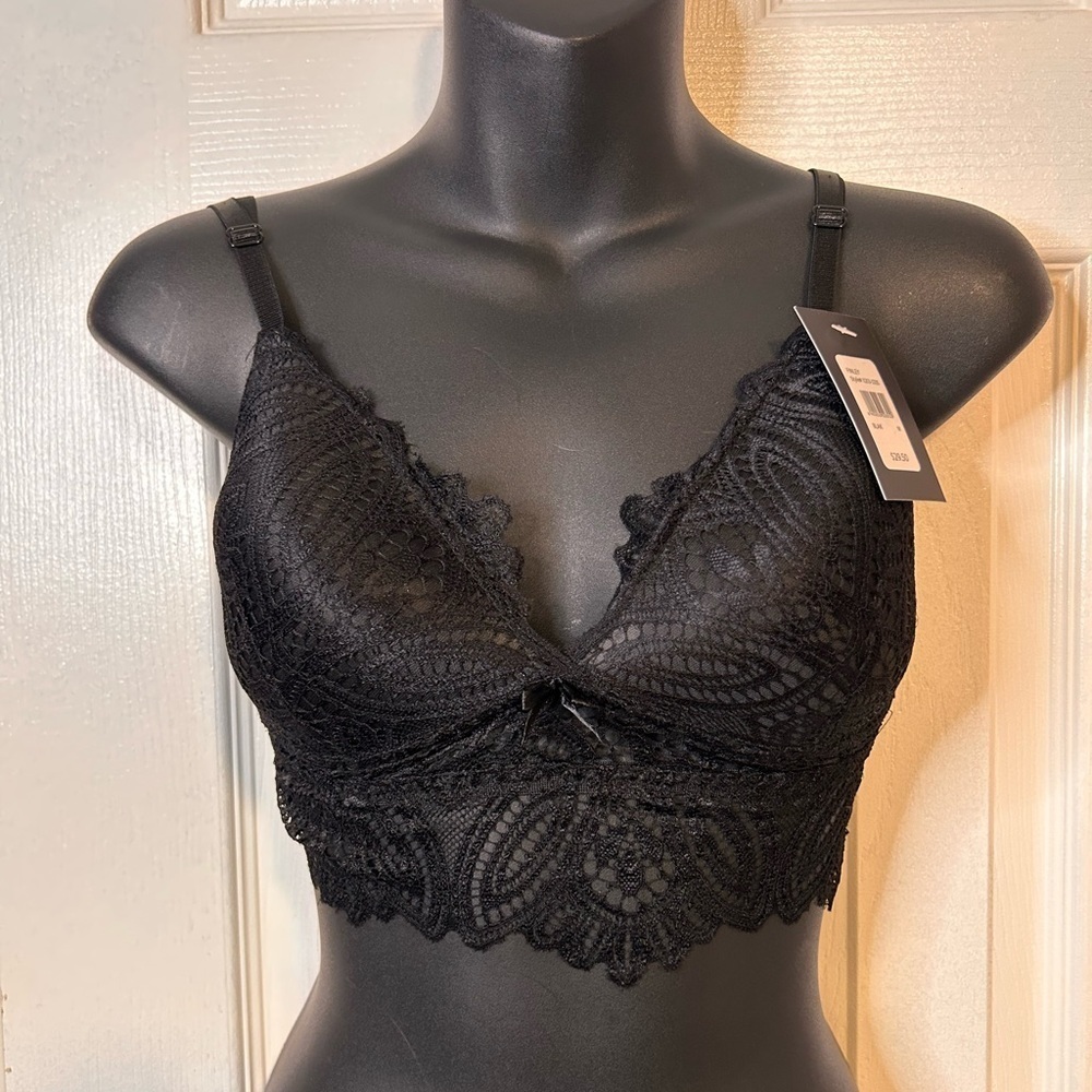 NWT Frederick’s of Hollywood black lace bralette